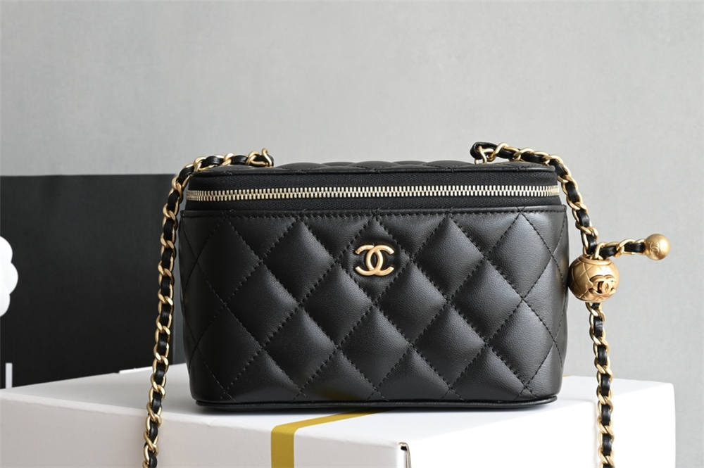 Chanel Vanity case mini 17x8x9.5cm 2025 new 